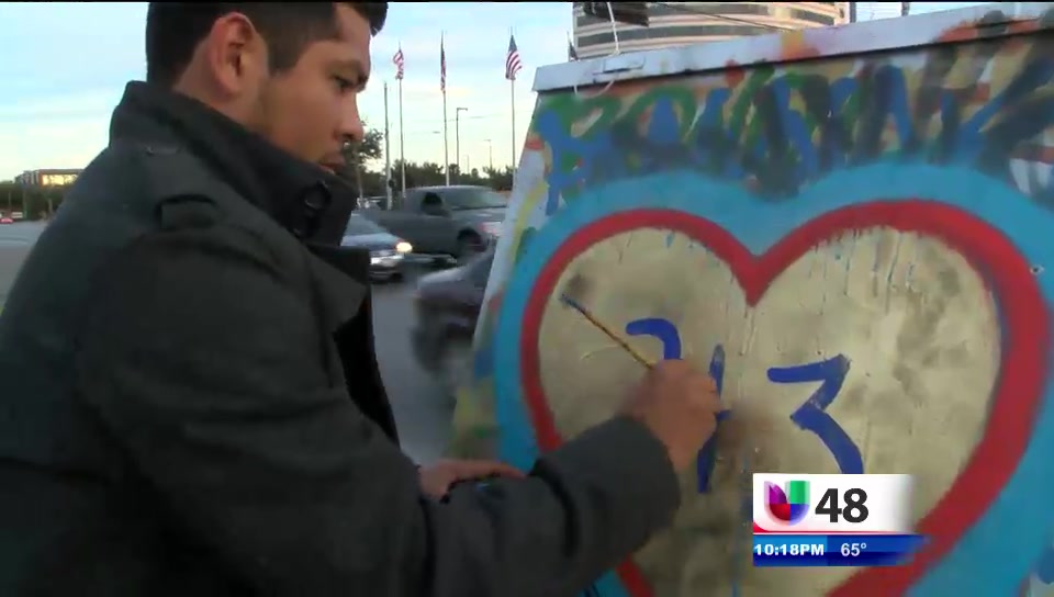 Activista Expresa Su Descontento Con Las Injusticias Sociales item-thumbnail