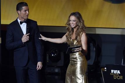 CRISTIANO RONALDO GANA BALÓN DE ORO A MEJOR JUGADOR DE 2014 item-thumbnail